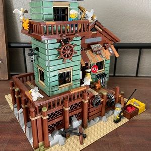 Lego ideas: old fishing store 21310